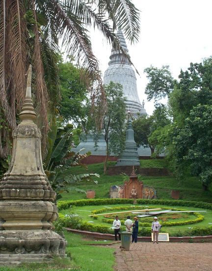 Wat Phnom in Phnom Penh