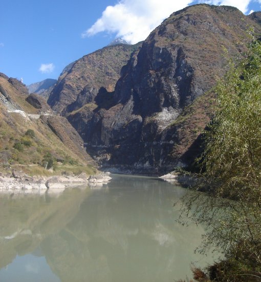 Yangtse River entering Tiger Leaping Gorge