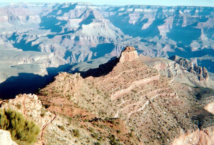 Kaibab Trail down the Grand Canyon 