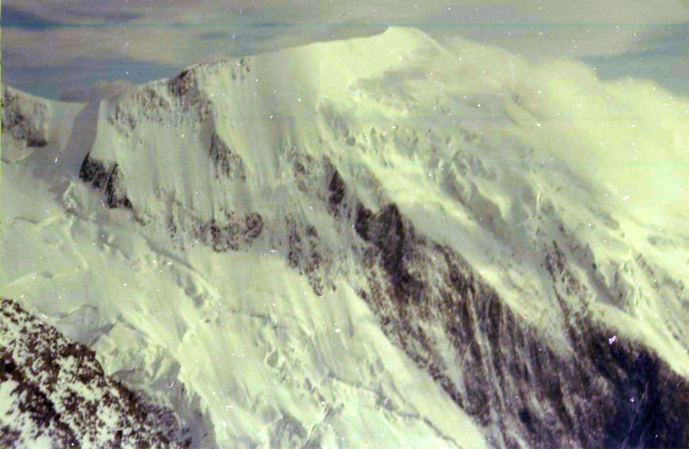 Aiguille de Bionnassay ( 4,052 meters ) on the normal route of ascent of Mont Blanc