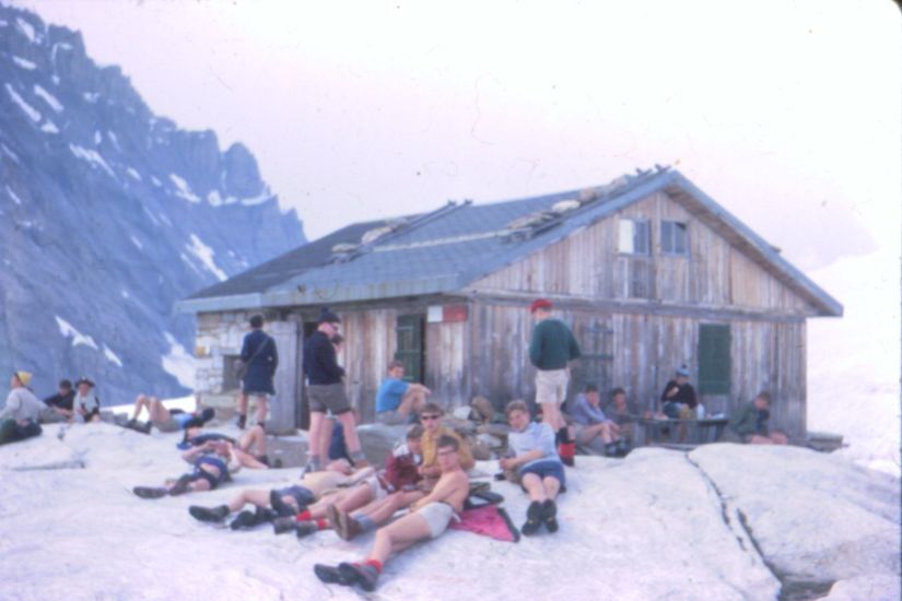 Hut at top of Lotschen Pass