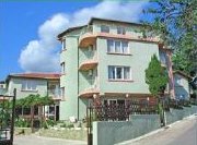 http://www.sunny-rentals.co.uk/accommodation/bulgaria.asp