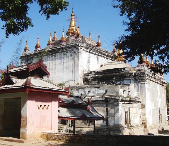 Manuha Paya in Bagan in central Myanmar / Burma