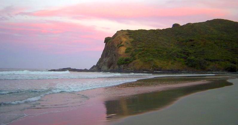 Sunset at Tapotupotu Bay in Northland of the North Island of New Zealand