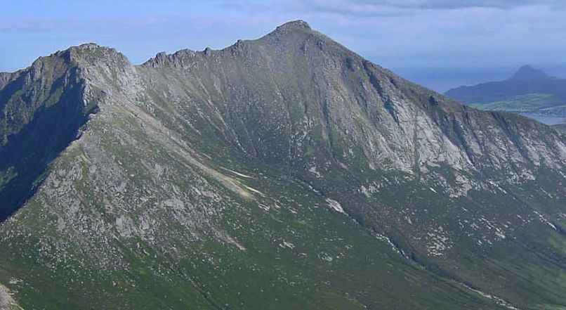 Goatfell ( 2867ft, 874m ) from Cir Mhor