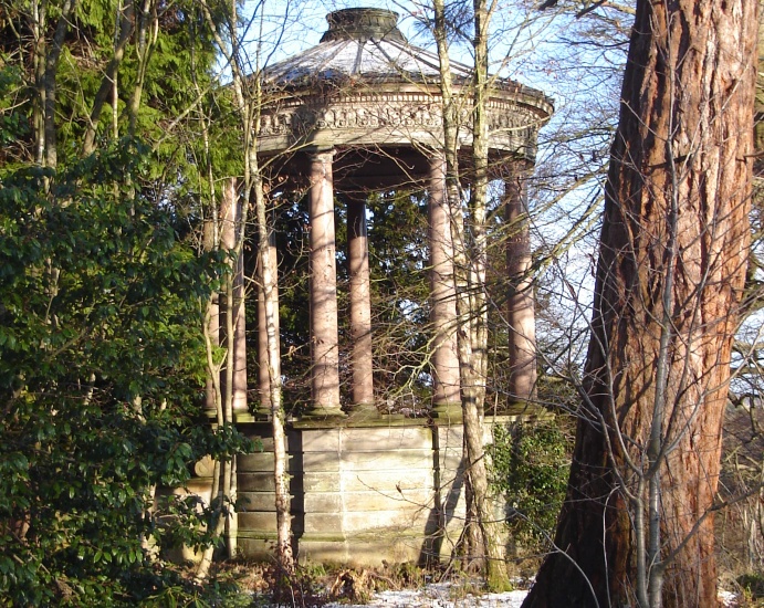 The Duke's Monument in Chatelherault Country Park
