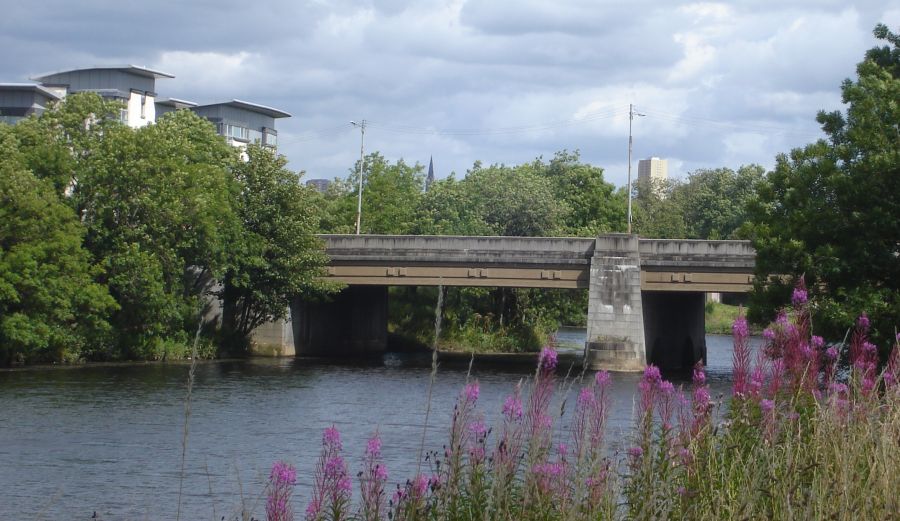 King's Bridge over River Clyde