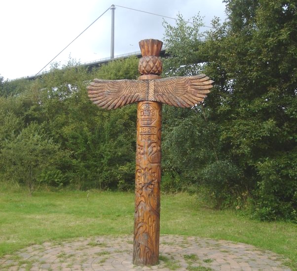 Totem Pole at Entrance to The Saltings Wildlife Park alongside the Forth and Clyde Canal