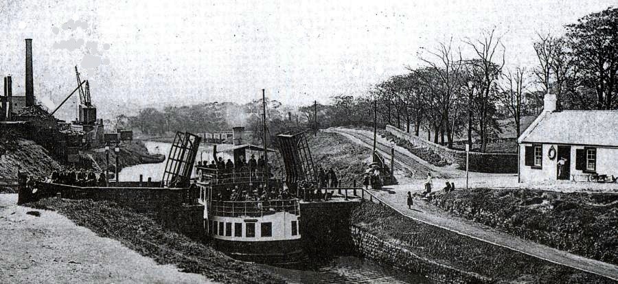 The Forth and Clyde Canal at Lambhill