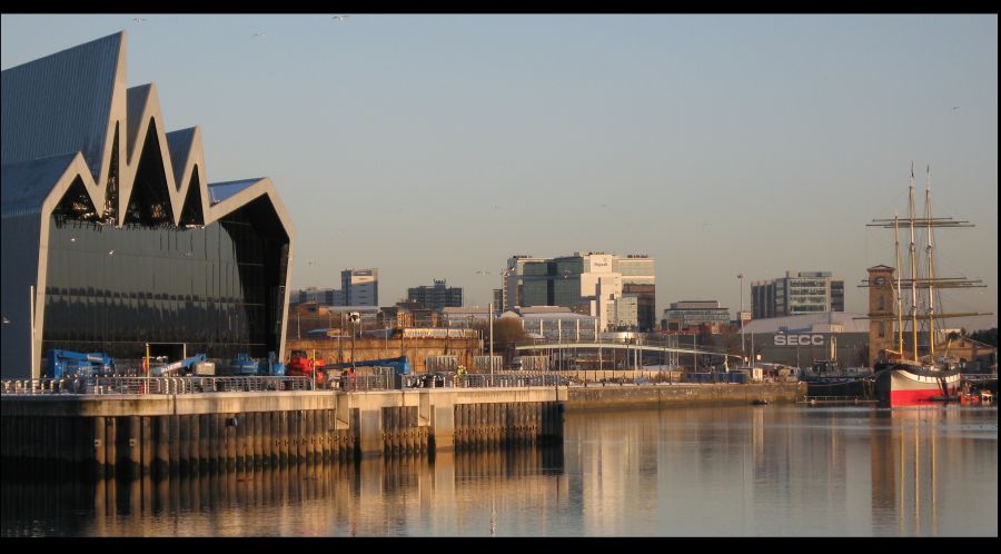 The Riverside Museum and the "Tall Ship" ( SV Glenlee ) on the River Clyde