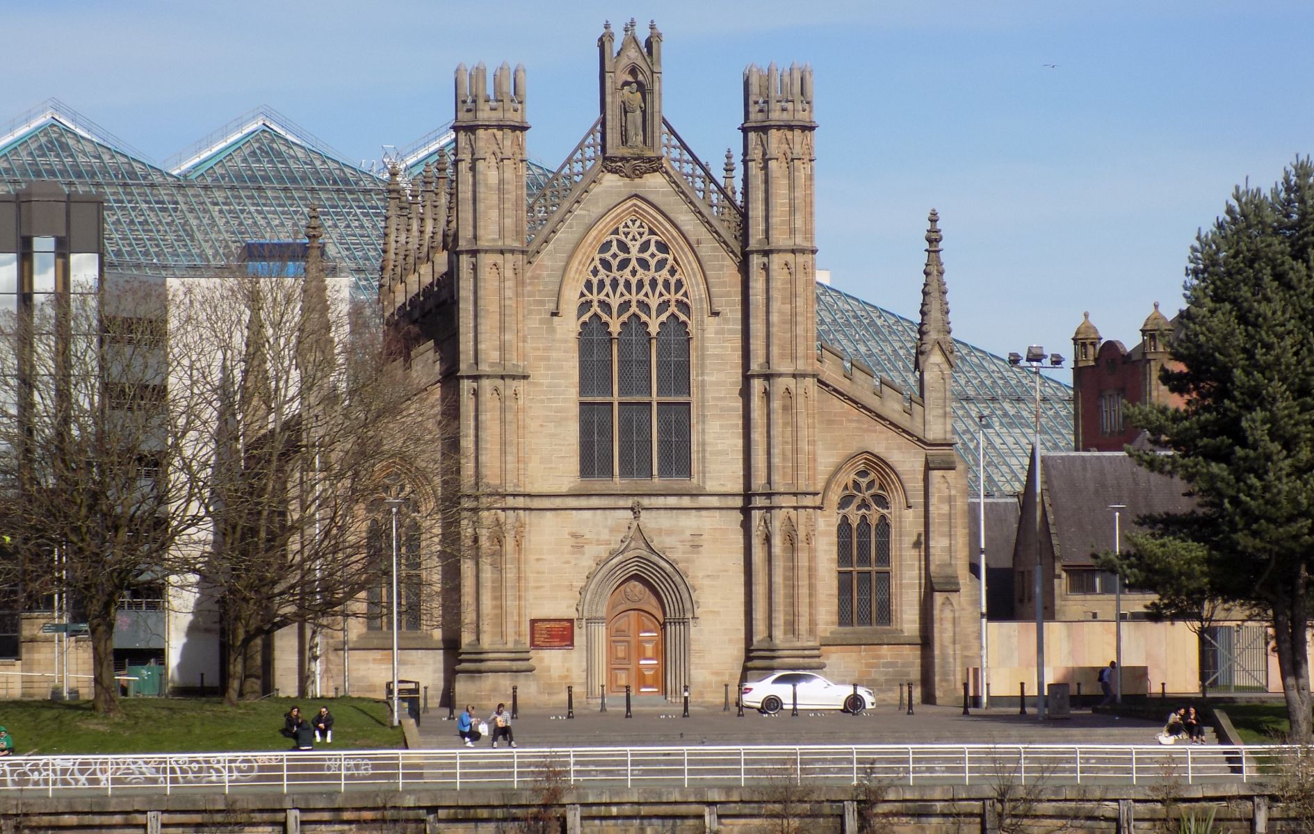 St Andrew's Cathedral above River Clyde in Glasgow, Scotland