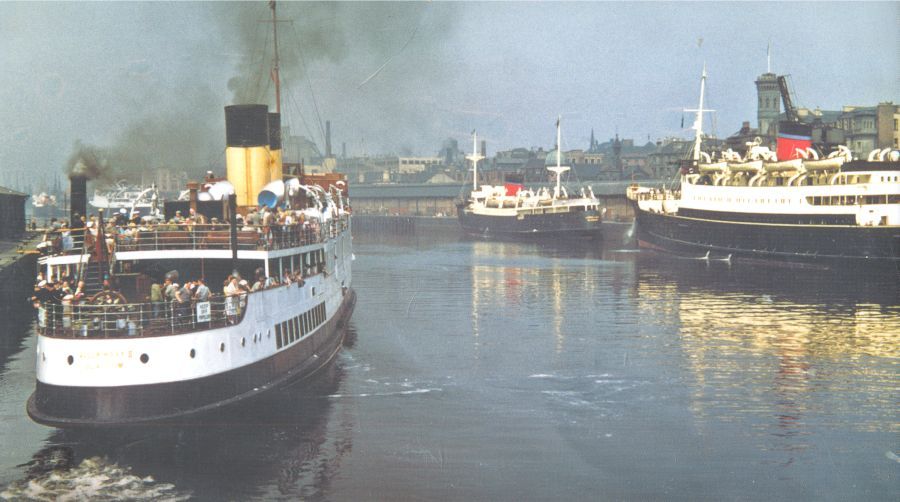 Glasgow: Then - Steamers at Broomielaw on the River Clyde