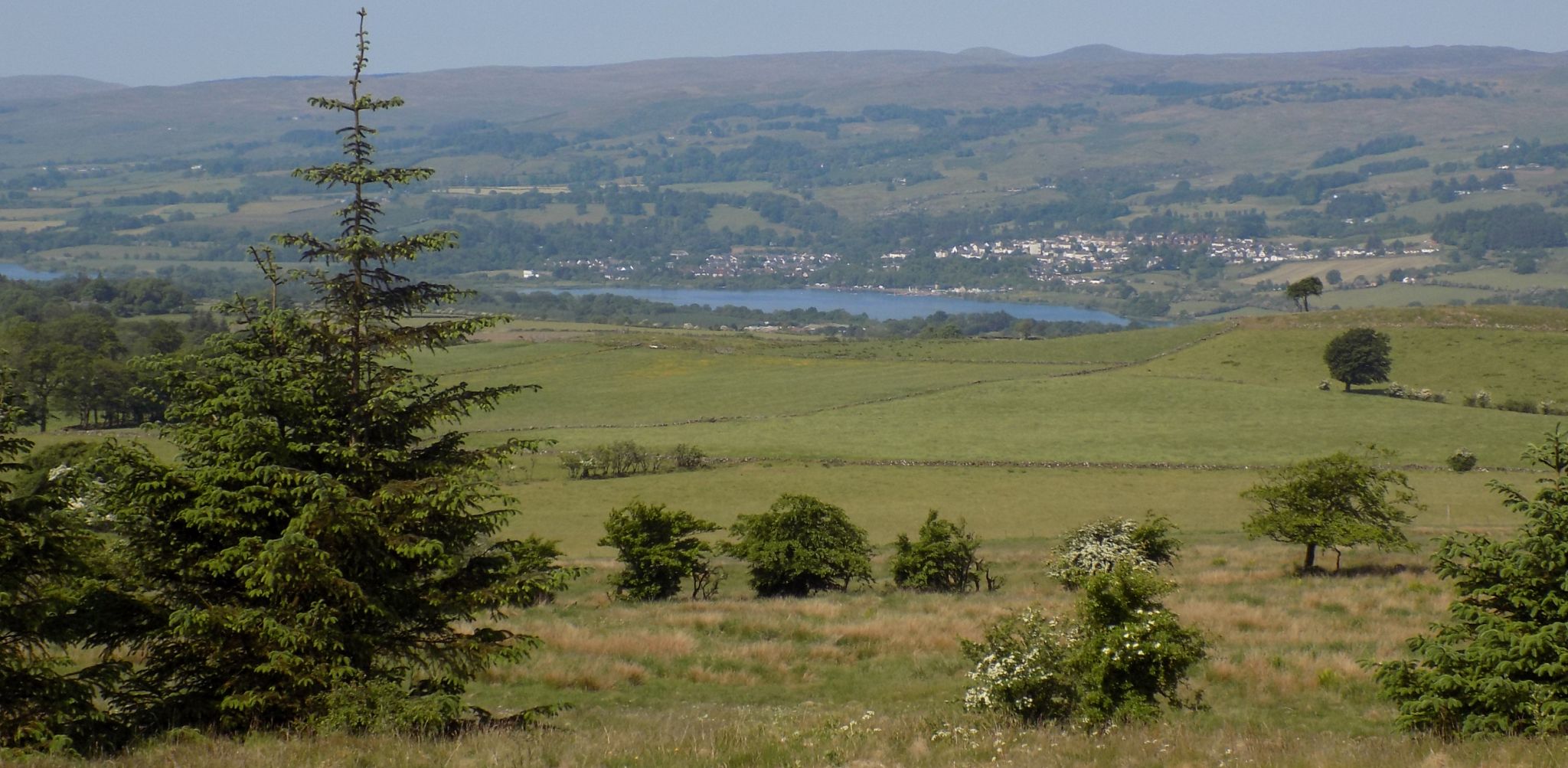 Loch in Castle Semple Country Park from Broadfield Hill