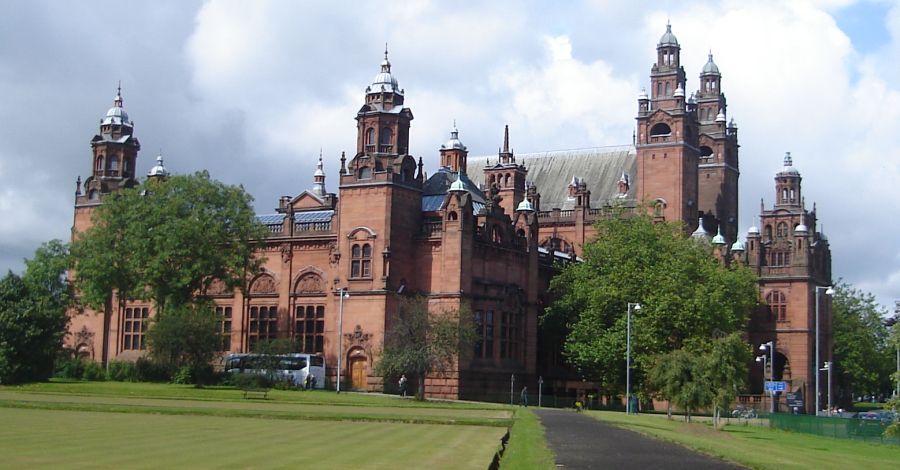Glasgow Art Gallery and Museum from Kelvingrove Park
