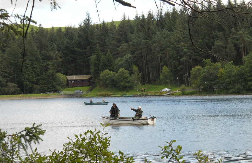 Fly-fishing on Beecraigs Loch in Beecraigs Country Park