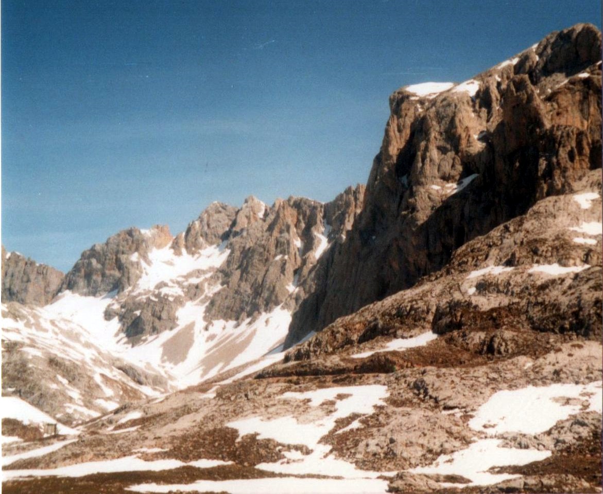Picos de Europa above Mirador de Cable Plateau