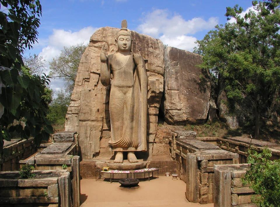 Buddha Statue in the Vatadage