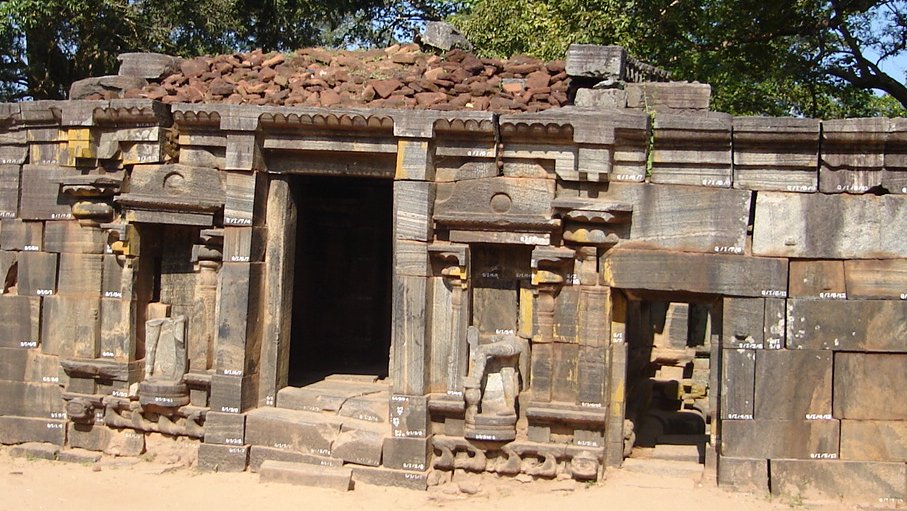 Building in the Quadrangle in Polonnaruwa