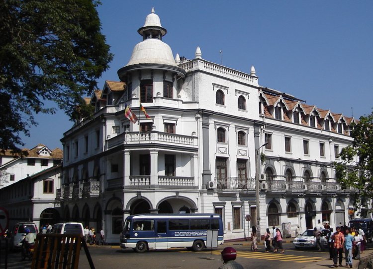 Queen's Hotel - Old Colonial Building in Kandy