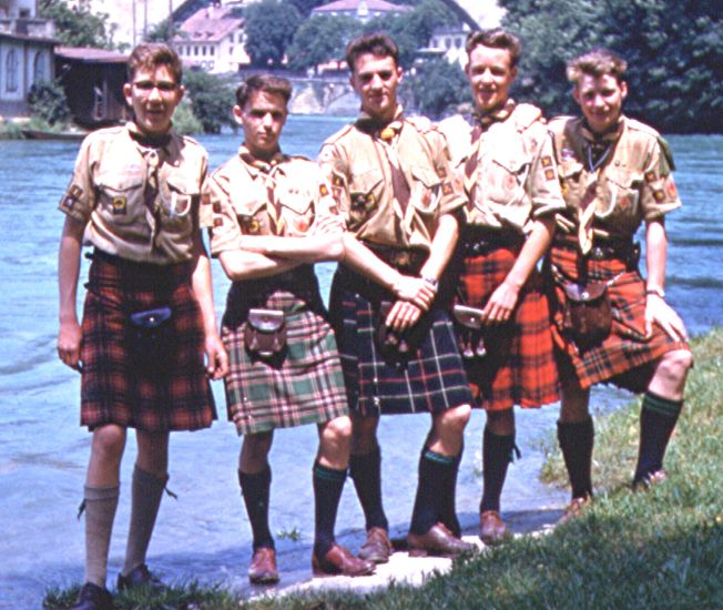 24th Glasgow ( Bearsden ) Scouts at River Aare in Berne