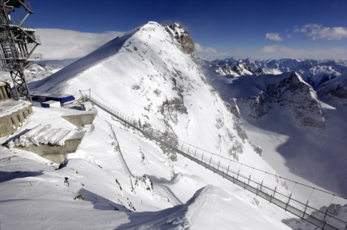 Bridge on Mount Titlis in the Uri / Urner Alps