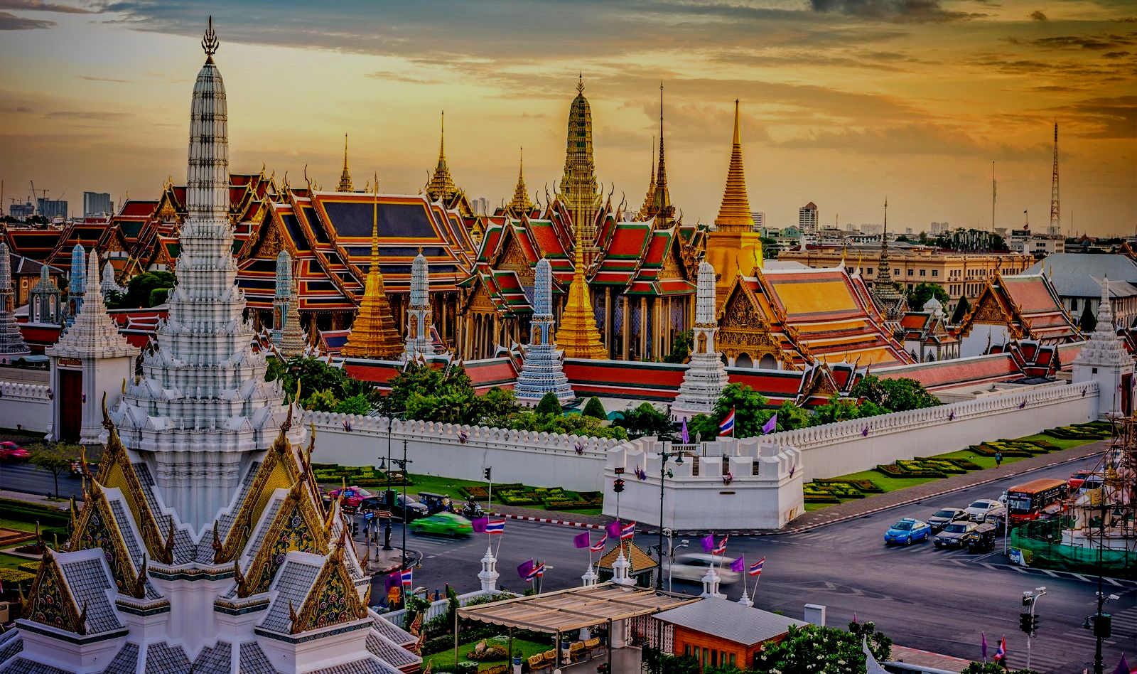 Wat Phra Kaew ( Temple of the Emerald Buddha ) in Bangkok