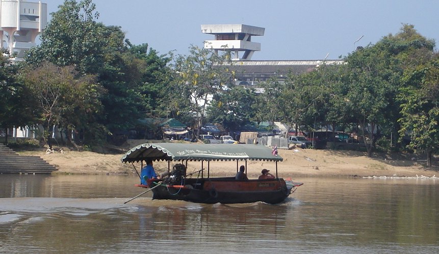 Cruise Boat on Mae Nam Ping in Chiang Mai in northern Thailand