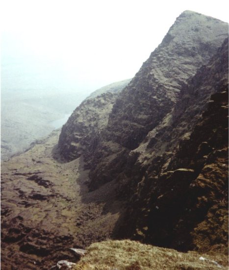 Peaks of Ireland - The Eagle's Nest on Carrauntoohil in Macgillycuddy Reeks 