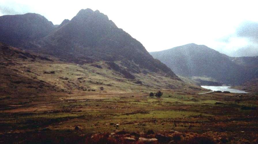 Hills & Valleys of Wales: Tryfan and Lyn Ogden