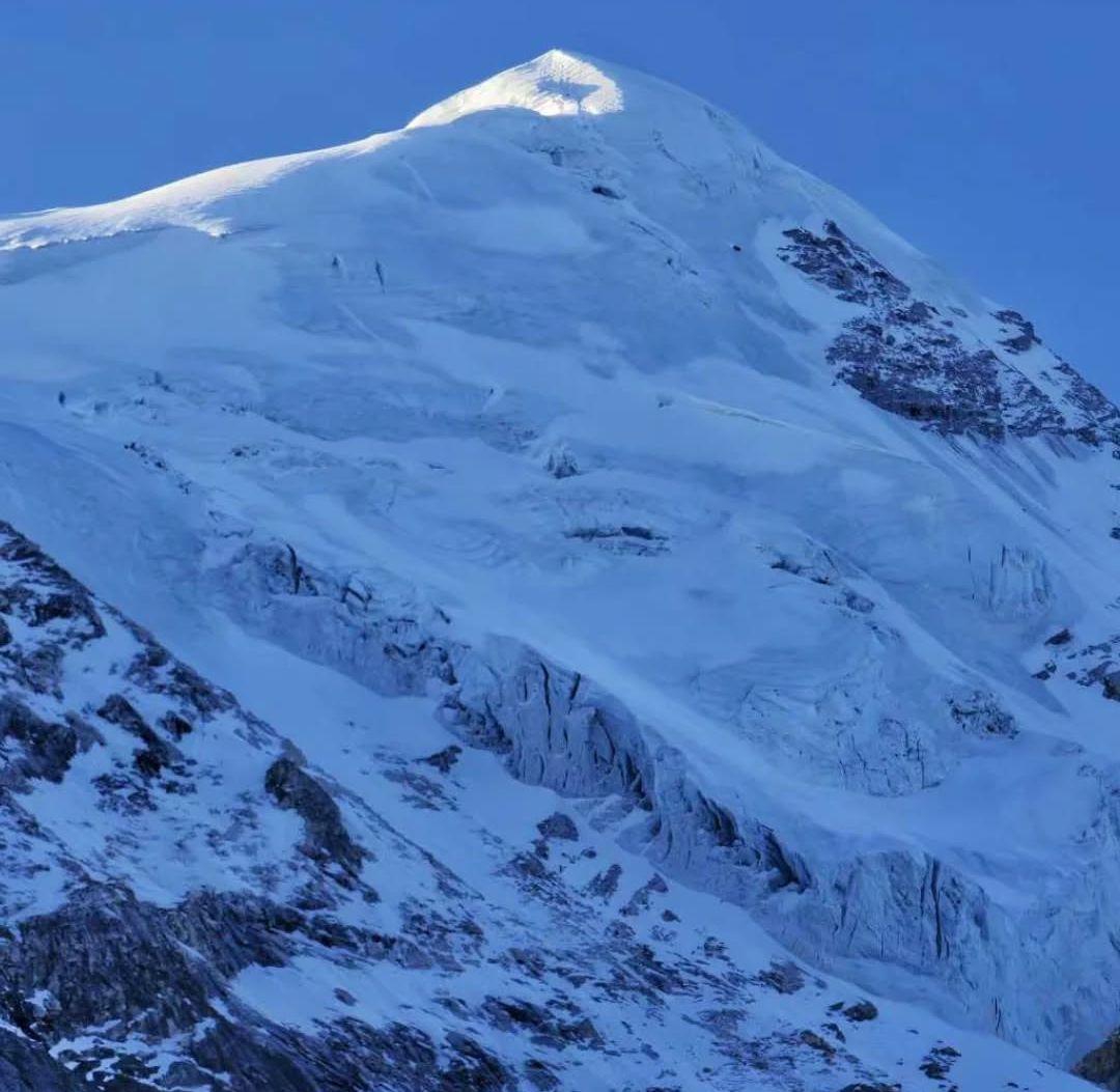 Parchamo on ascent to Trashi Labtse